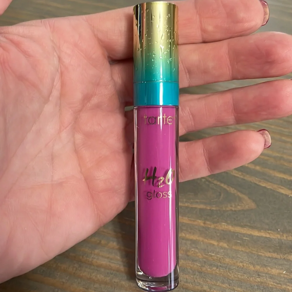Tarte Rainforest Of The Sea Lipgloss 💄 Shade: Maldives. New in box
